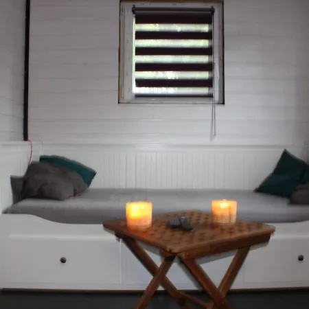 Tiny House Fur 2-4 Personen Am Badesee